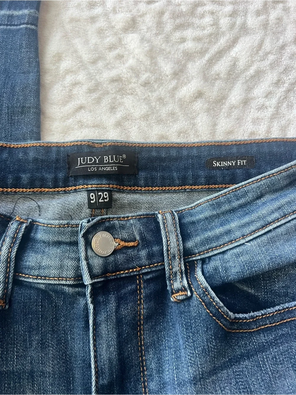Judy Blue Skinny Fit Jeans Women’s 9/29 Medium Wash Raw Hem Side Slit